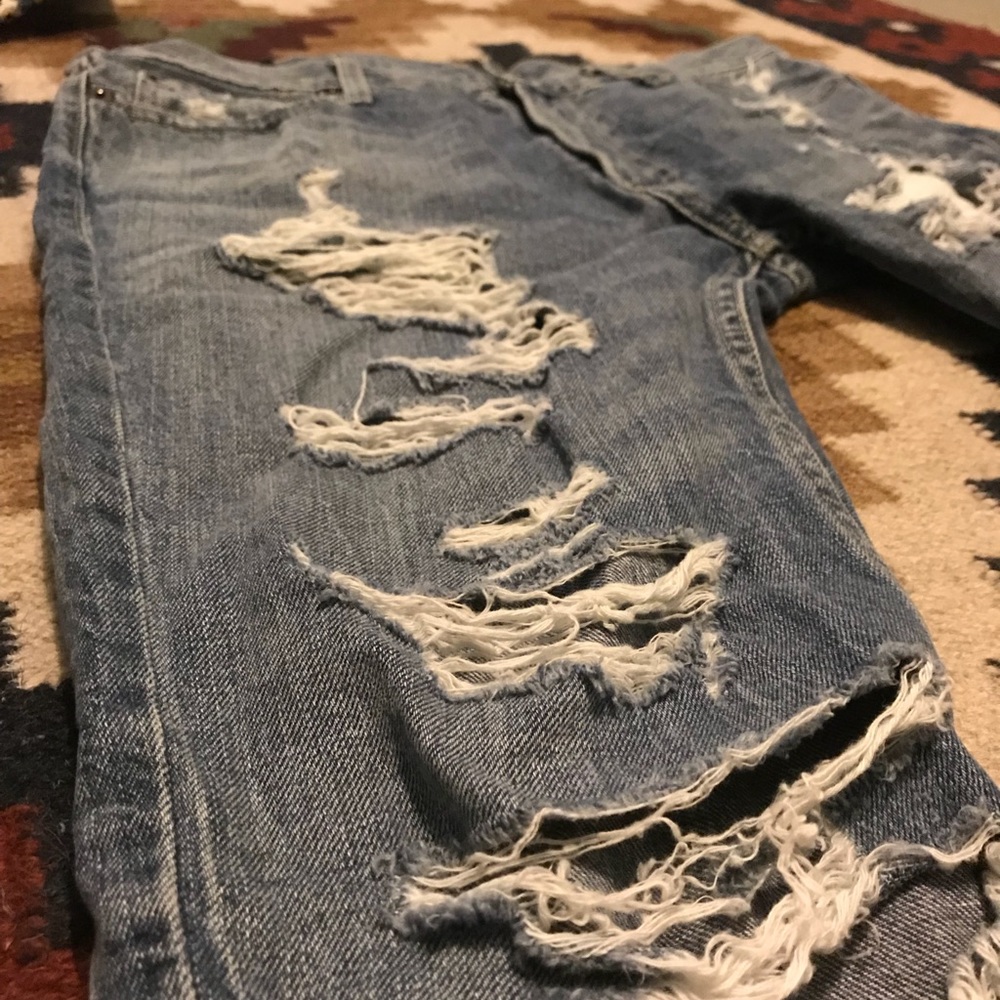 33X32 Men’s Custom Ripped Holister Jean